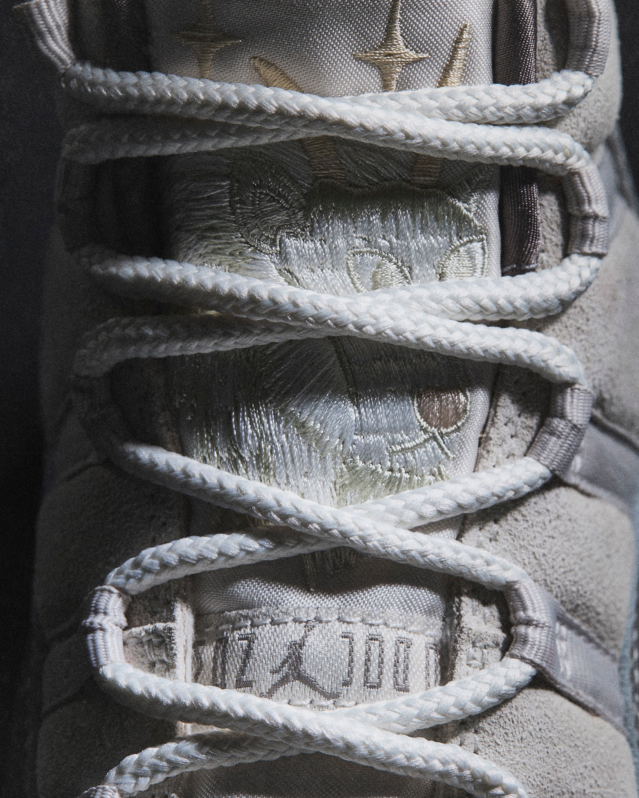 Air Jordan 11 x 30 años