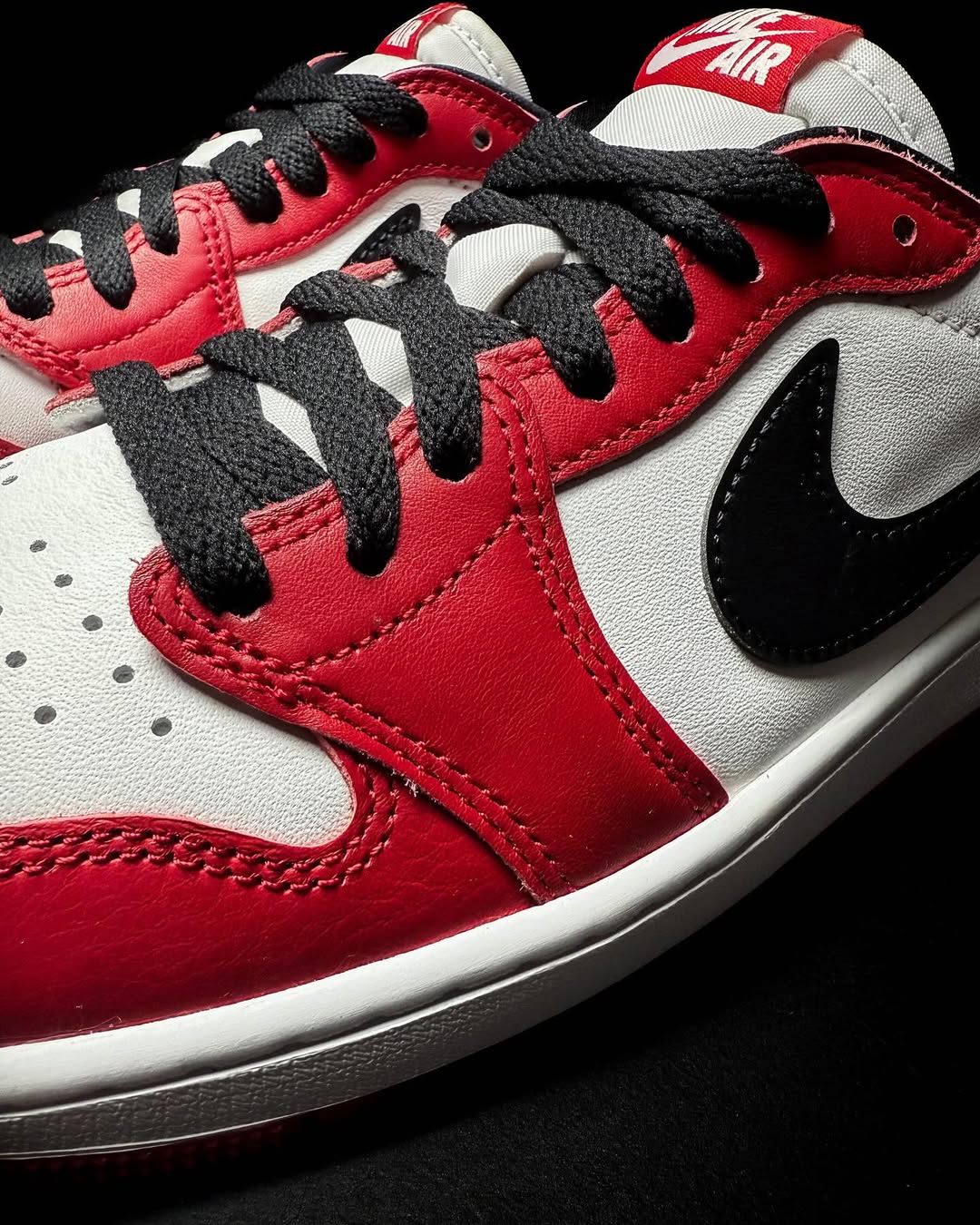 AJ1 LOW OG CHICAGO