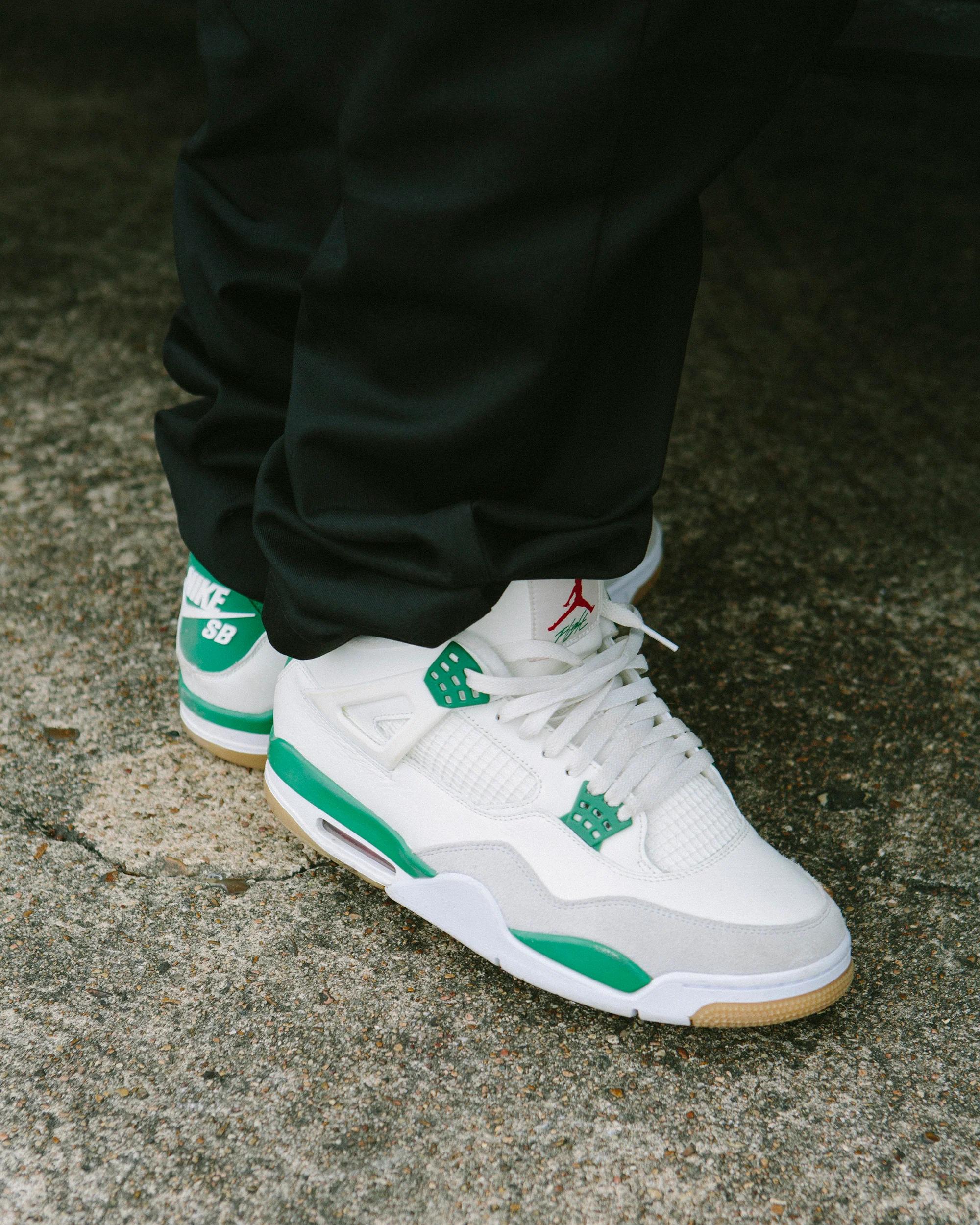 Air Jordan 4 Nike SB Pine Green