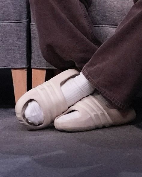 ADIDAS X BB SLIDES
