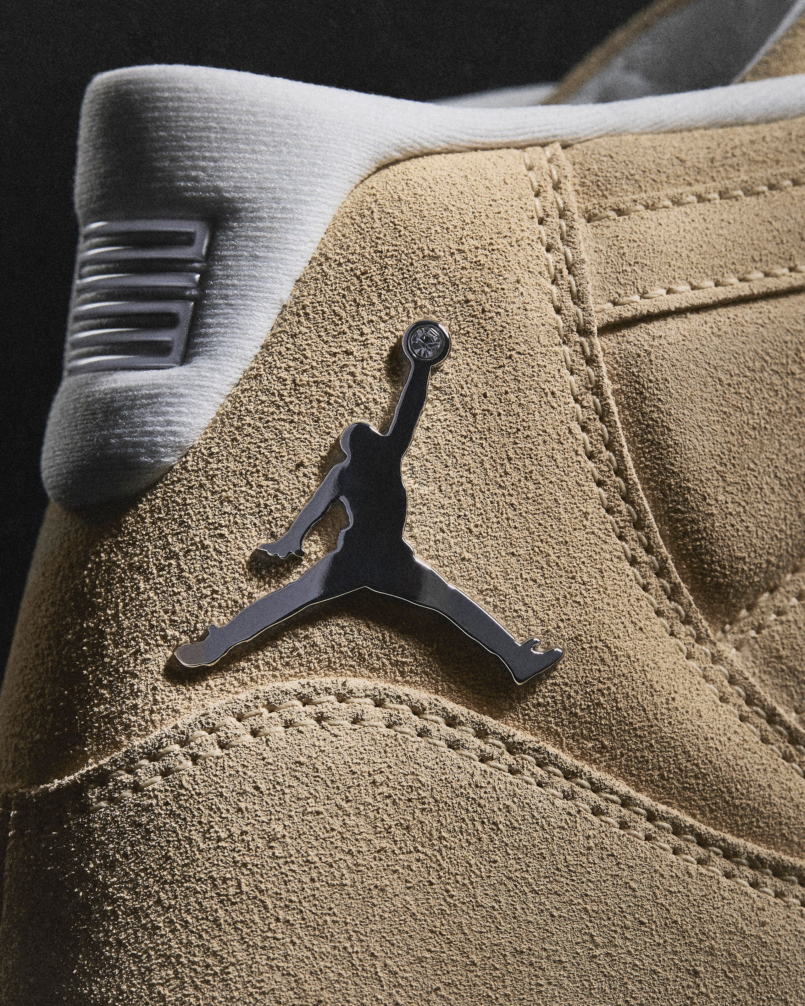 Air Jordan 11 x 30 años